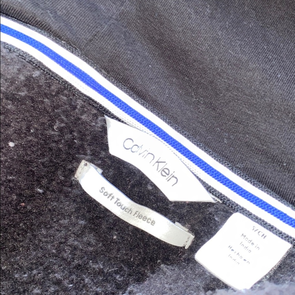 Hoddie - Picture 2 of 3